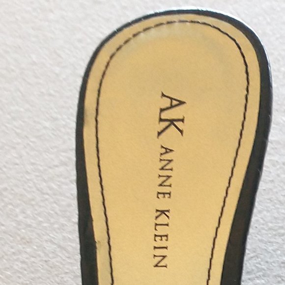 Women's Anne Klein size 7.5 black sandals - 3" heels - Picture 3 of 14